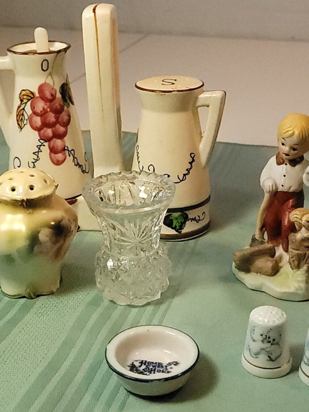1960s 1970s 1980s Collectible Trinket Lot Porcelain Figurines Thimbles Glassware